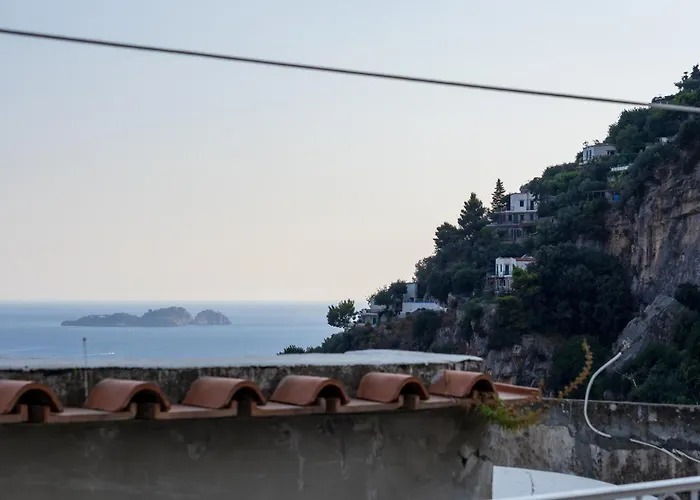 Honey - De Vivo Realty *